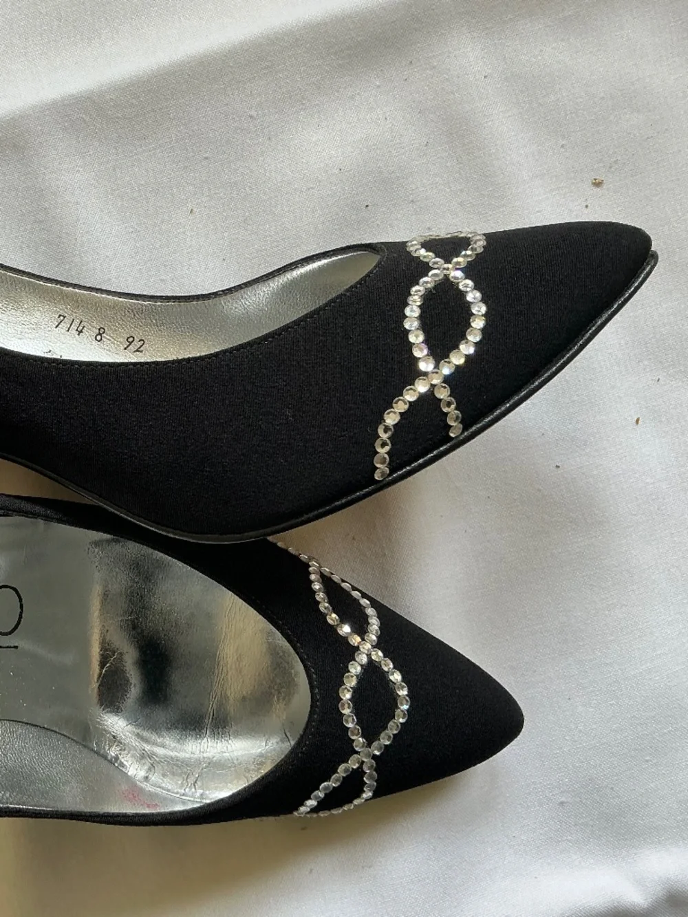 Amani rhinestone black pumps